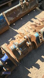 1ft digging bucket (30mm pins) - 3