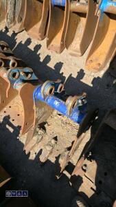 1ft digging bucket (30mm pins) - 2