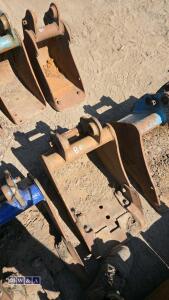 1ft digging bucket (30mm pins) - 3