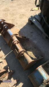 18'' digging bucket (30mm pins) - 4
