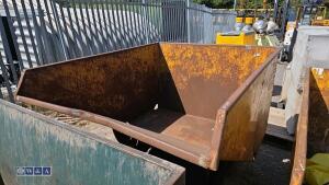 Forklift tipping skip