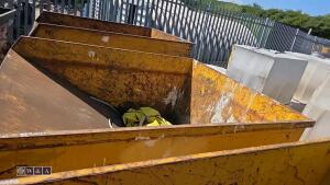 Forklift tipping skip - 3
