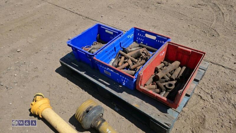 Pallet pins