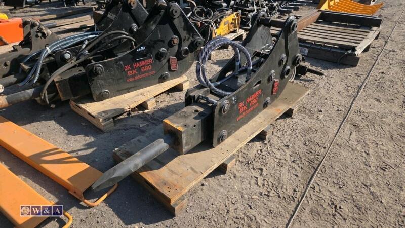 BK hydraulic machine breaker c/w lines (45mm pins)