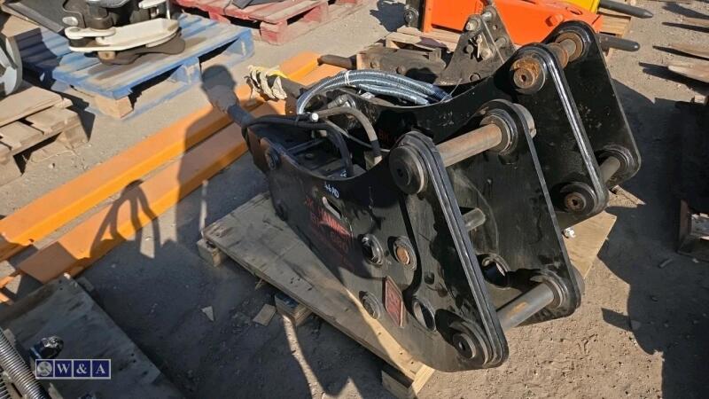BK hydraulic machine breaker c/w lines (45mm pins)