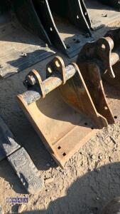 12'' digging bucket (25mm pins) - 2