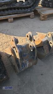 9'' digging bucket (25mm pins) - 4