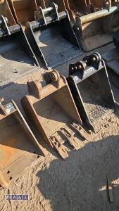 12'' digging bucket (25mm pins) - 2