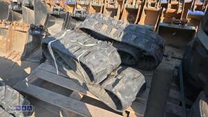 Pair of rubber tracks (300 x 52.5W x 78)