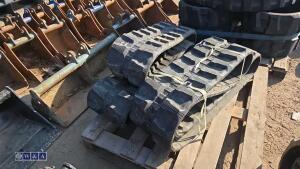 Pair of rubber tracks (300 x 52.5W x 78) - 2