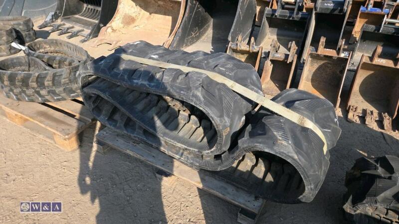Rubber track (400 x 72.5W x 74)