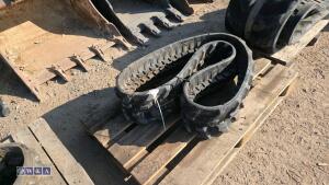 Rubber track (Approx 230 x 48 x 66)