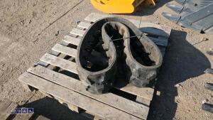 Rubber track (Approx 230 x 96 x 31)