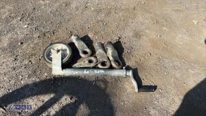 4 x trailer hitches & jockey wheel - 2