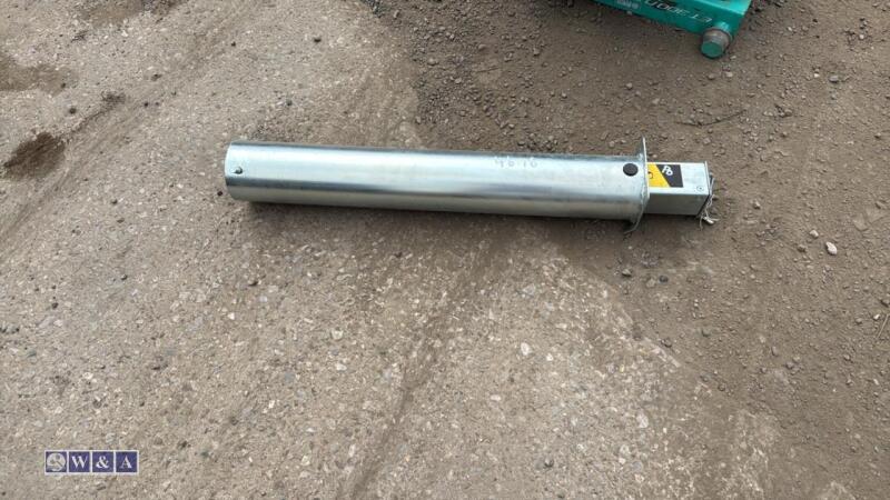 Lockable driveway post