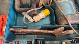 MAKITA 110v breaker c/w case - 2