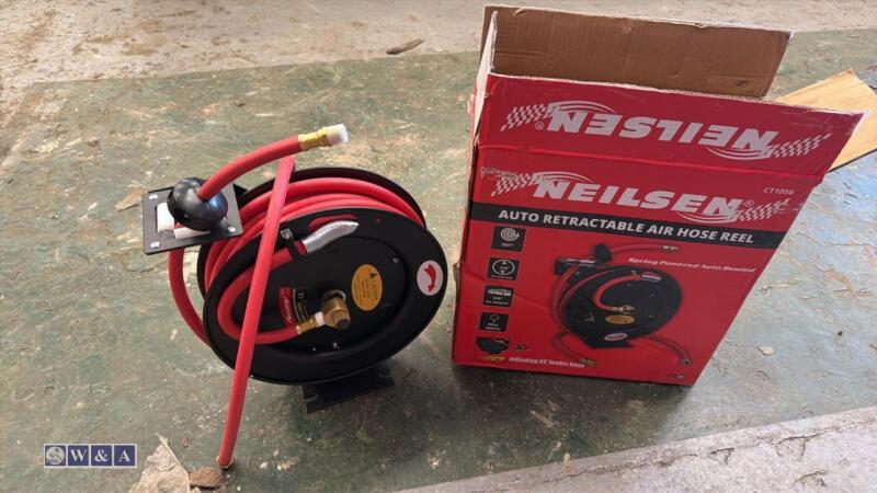 NEILSON 3/8'' x 30ft auto retractable air hose reel (unused)