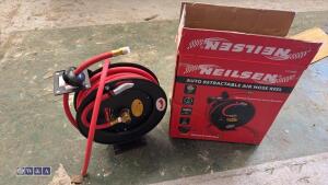 NEILSON 3/8'' x 30ft auto retractable air hose reel (unused)