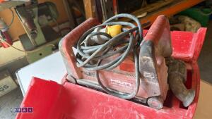 HILTI DC-SE20 110v wall chaser c/w case (HT019037) - 3