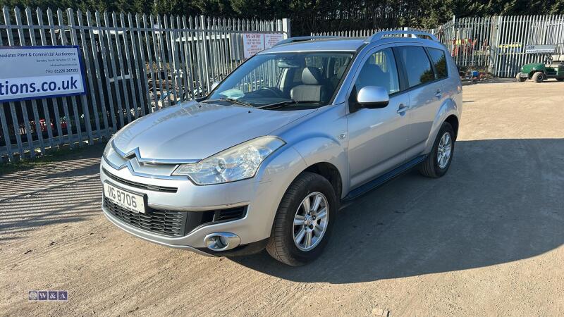 2010 CITROEN C-CROSSER VTR PLUS HDI 6-speed automatic diesel estate car with rear privacy glass (IIG 8706)(MoT 3rd November 2026)(V5 in office)