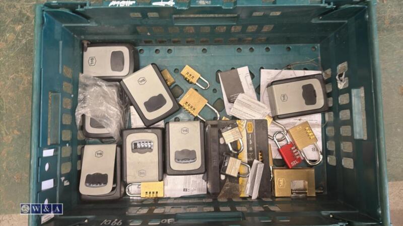 Tray of locks & key safes