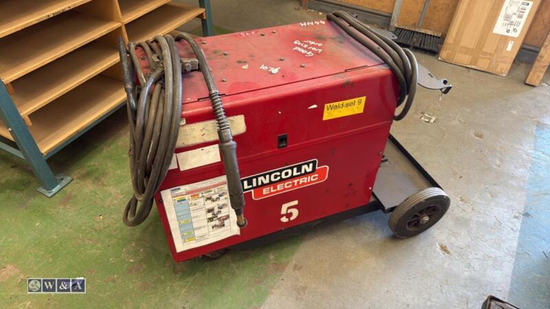 LINCOLN CV450T electric mig welder c/w leads
