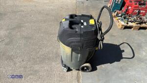 KARCHER 110v wet & dry vacuum