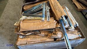 Pallet of windscreen wipers