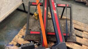 PENNYLIFT 250kg hydraulic van lift - 4