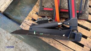 PENNYLIFT 250kg hydraulic van lift - 5