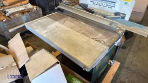 RECORD 240v power saw - 4