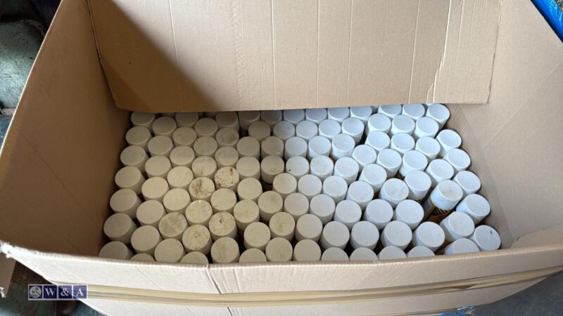 Box of spray paint (white matt)