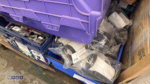Pallet of industrial vacuum accessories - 5