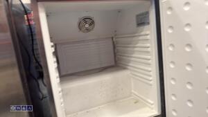 Industrial stainless steel 240v catering fridge - 4