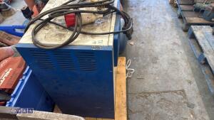 LINDE CMP2100 3-phase forklift charger - 3
