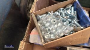 Box of M10/35 carriage bolts - 3