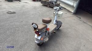 INCALCU CLASSIC 48v electric moped - 5