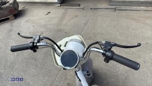 INCALCU CLASSIC 48v electric moped - 11