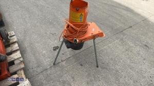 ALKO 240v shredder - 4