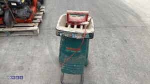 BOSCH 240v garden shredder - 4