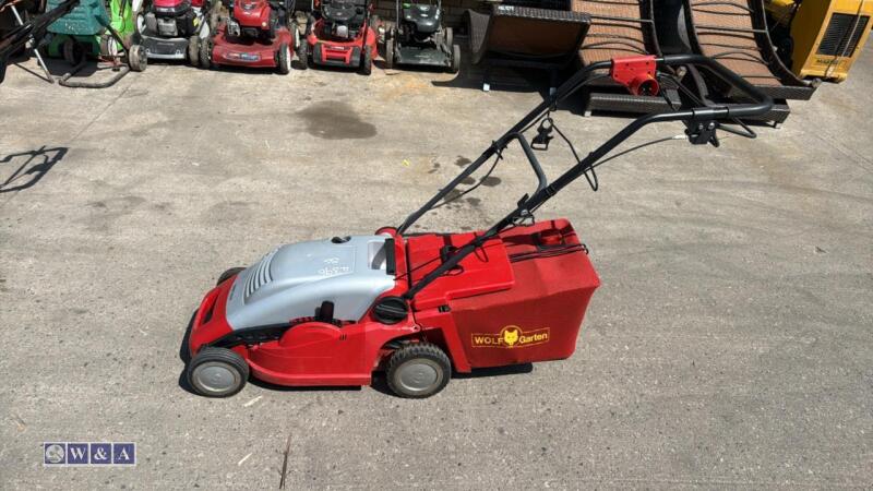 WOLF GARTEN 6.40 electric mower c/w collection box