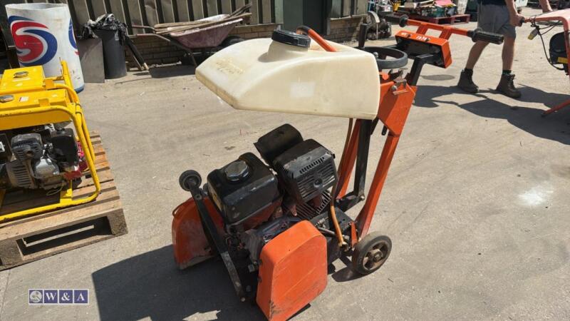 CLIPPER CS451 petrol floor saw c/w dust suppression bottle