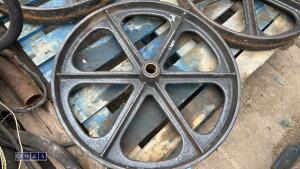 4 x 24'' cast iron wheels - 2
