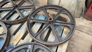 4 x 24'' cast iron wheels - 3