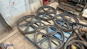 4 x 24'' cast iron wheels - 5