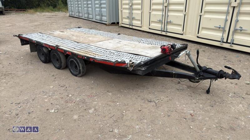 Tri-axle car transporter trailer (accident damaged)