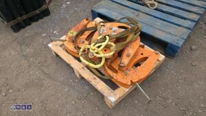 3 x lifting clamps