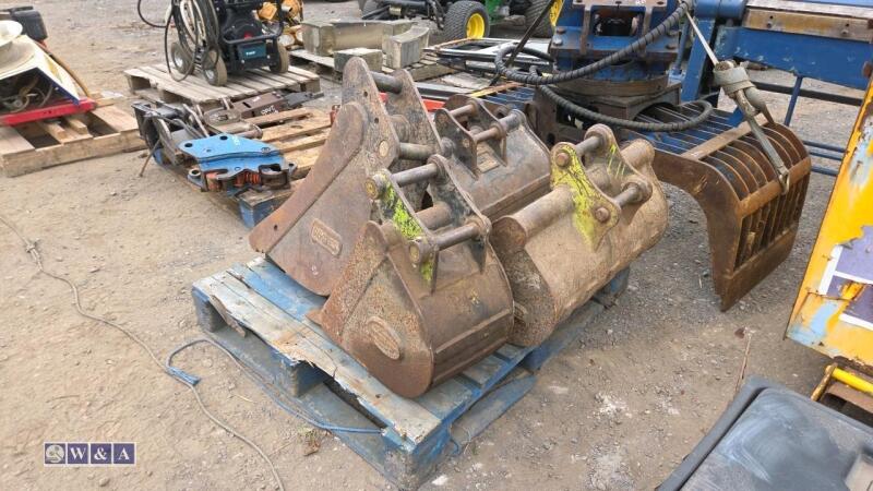 5 x digging buckets (29'' 35mm pins 24'' 30mm pins 18'' 30mm pins 12'' 35mm pins 8'' 45mm pins)
