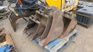 5 x digging buckets (29'' 35mm pins 24'' 30mm pins 18'' 30mm pins 12'' 35mm pins 8'' 45mm pins) - 2