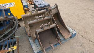 5 x digging buckets (29'' 35mm pins 24'' 30mm pins 18'' 30mm pins 12'' 35mm pins 8'' 45mm pins) - 3